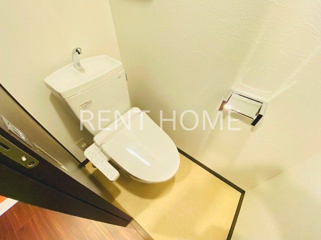 トイレ　ウォシュレット付き