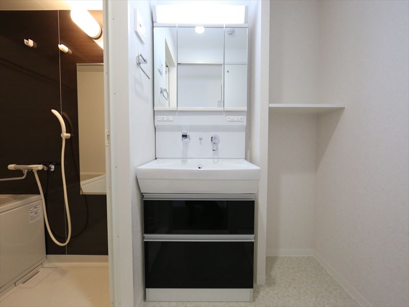 洗面設備　独立洗面　シャンプードレッサー　脱衣所