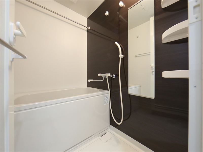 バス・シャワールーム　バスルーム　浴室暖房乾燥機能付き