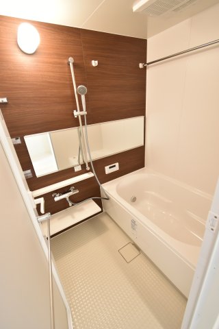 バス・シャワールーム　反転　同タイプ参考写真