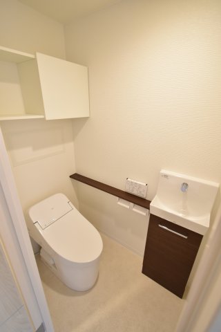 トイレ　反転　同タイプ参考写真