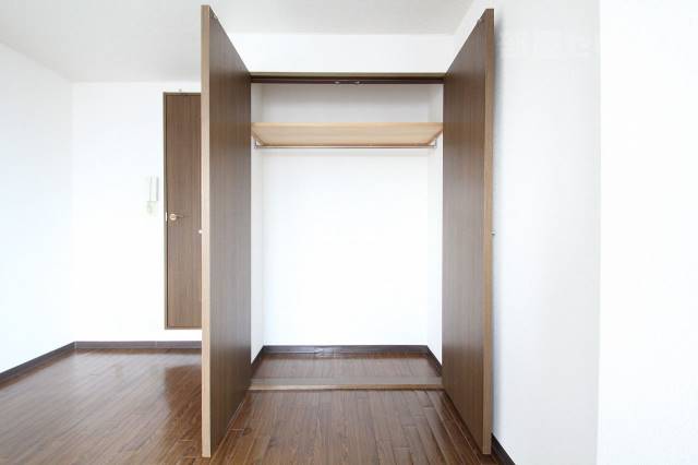 収納　※３０５号室室内参照