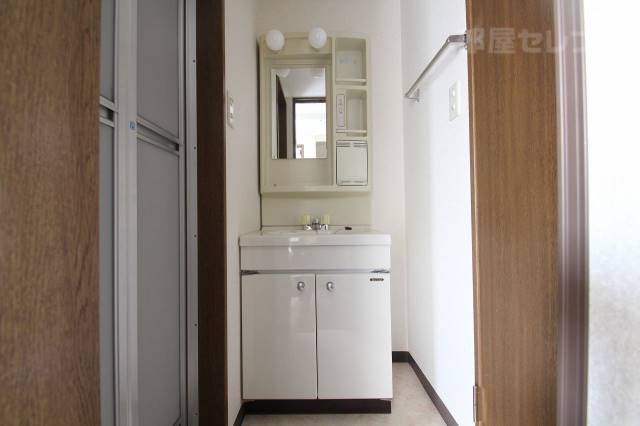 洗面設備　※３０５号室室内参照