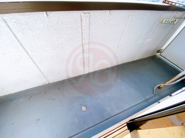 バルコニー　外からの目が気にならないバルコニーで洗濯物が干せます