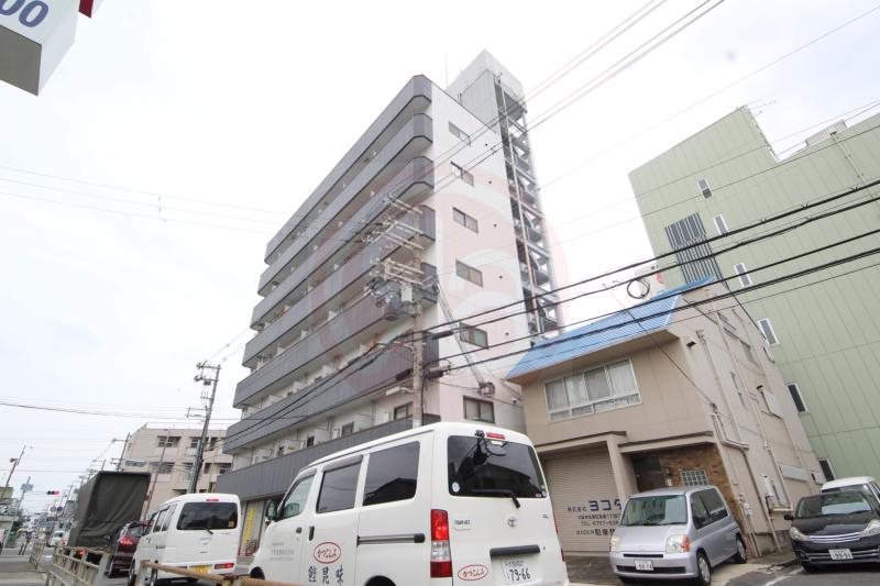 建物外観　落ち着いた雰囲気の外観です