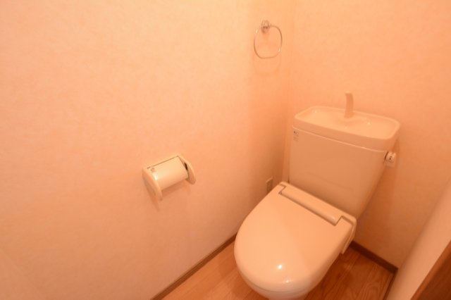 トイレ　バストイレ別です☆