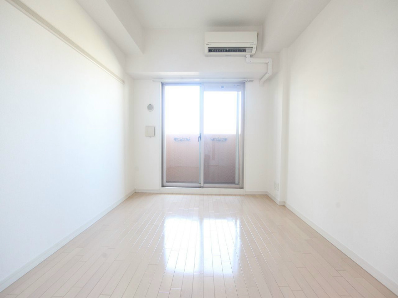 バルコニー　洋室6帖　クローゼット付（収納充実してます）