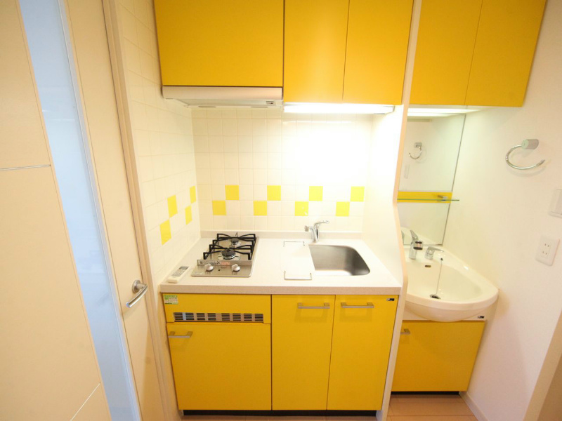 キッチン　システムキッチン（ガス2口・ミニ冷蔵庫付）