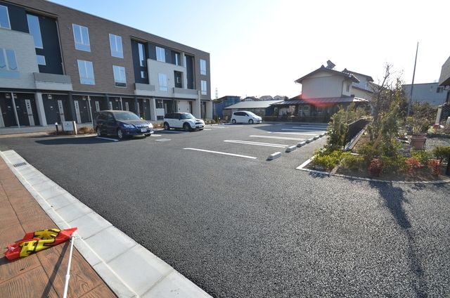 駐車場　敷地内駐車場