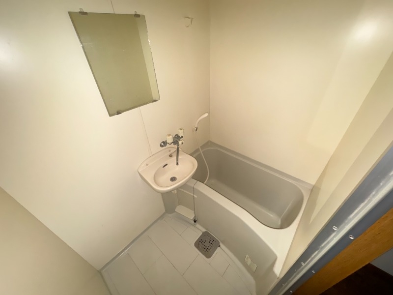 バス・シャワールーム　ゆったりくつろぐならお風呂はトイレ別がいいですよね