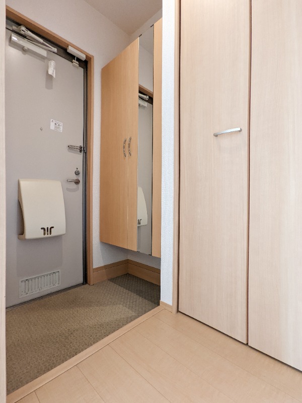 玄関　図面と現状に相違がある場合には現状を優先