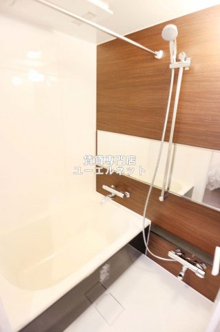 バス・シャワールーム　清潔感のあるバスルームで、1日の疲れをしっかりリフレッシュ♪