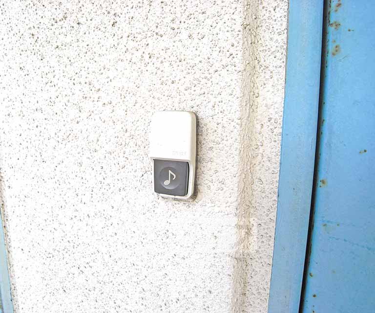 その他　玄関横に設置してあります。