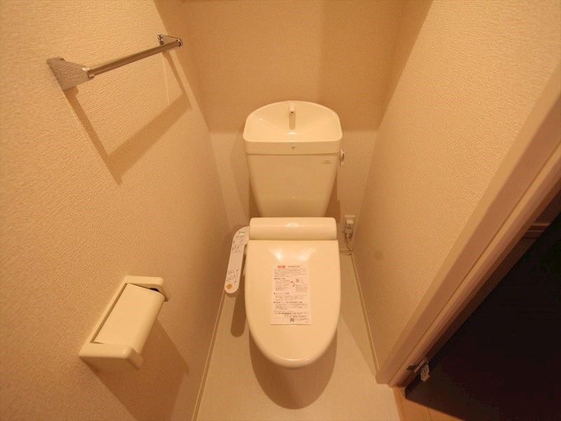 トイレ　温水洗浄暖房便座付トイレ