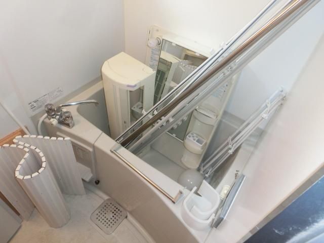 バス・シャワールーム　バストイレ別 （クリーニング中）