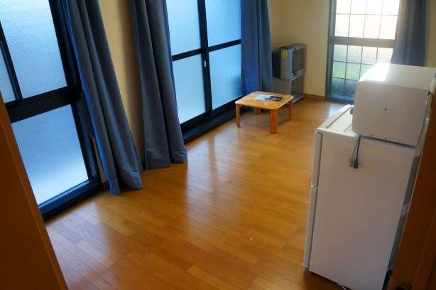 居室・リビング　こちらの居間で趣味の時間をお楽しみください