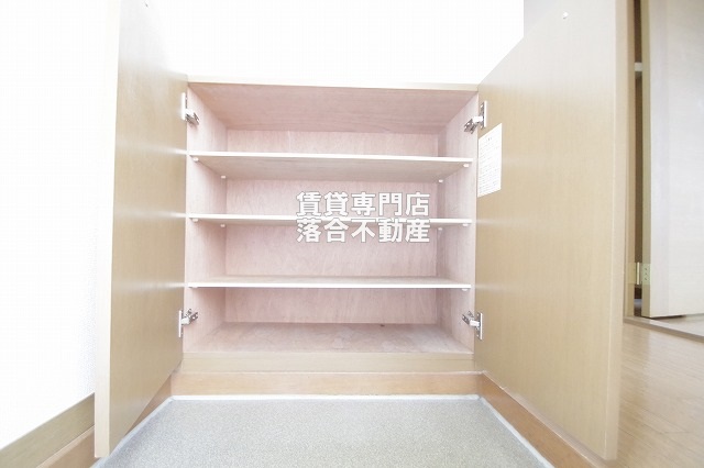 玄関　シューズボックス