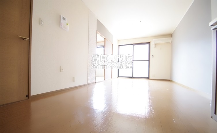 居室・リビング　明るい広々としたリビング♪