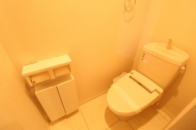 トイレ　反転タイプ別室参考写真※現状優先