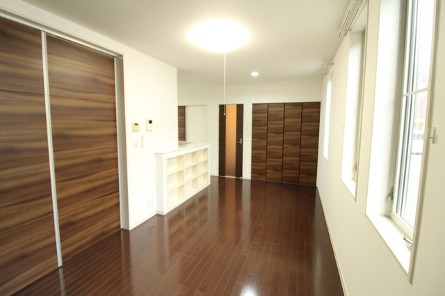 居室・リビング　反転タイプ別室参考写真※現状優先