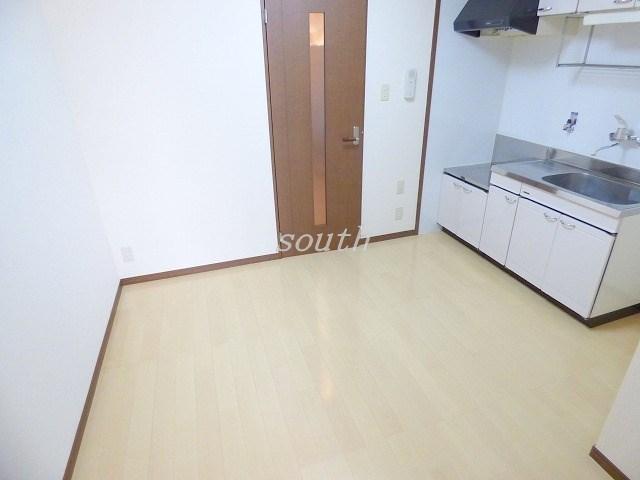 居室・リビング　洗練された清潔感漂う清楚な仕上がり♪