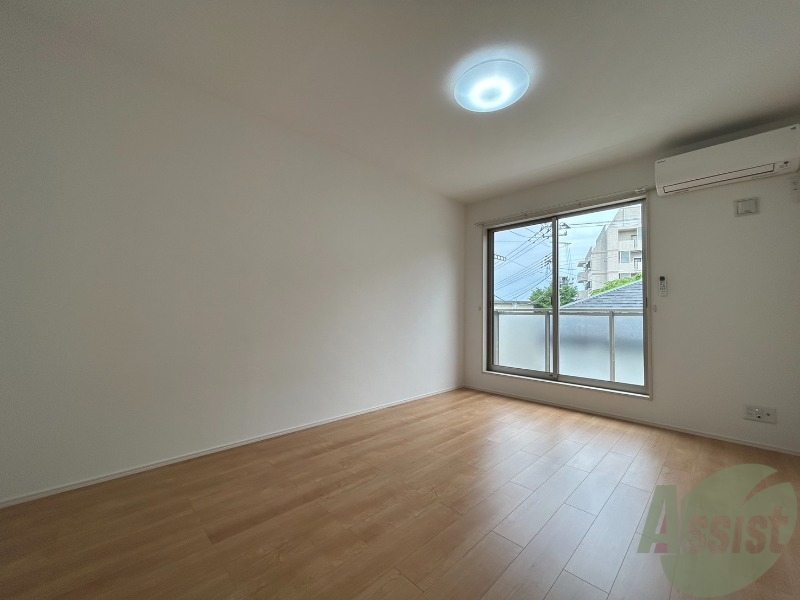 居室・リビング　大きな窓があり、陽当り良好です。