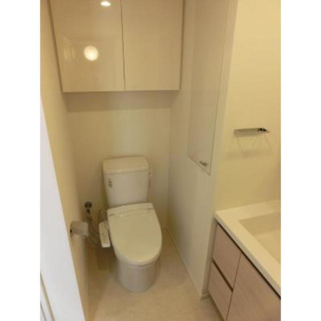 トイレ　※写真は同タイプ住戸です。