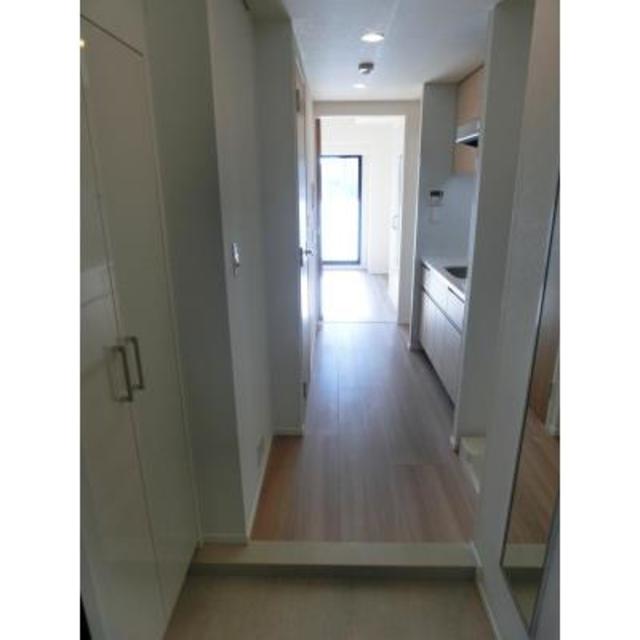 玄関　※写真は同タイプ住戸です。