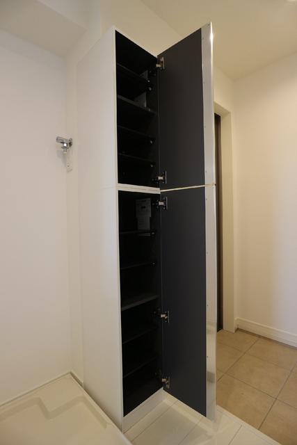 収納　収納　シューズボックス