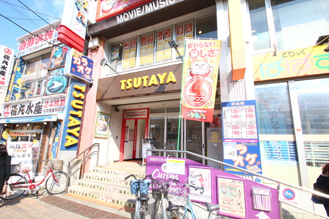 レンタルビデオ　ＴＳＵＴＡＹＡお花茶屋店（レンタルビデオ）まで457m