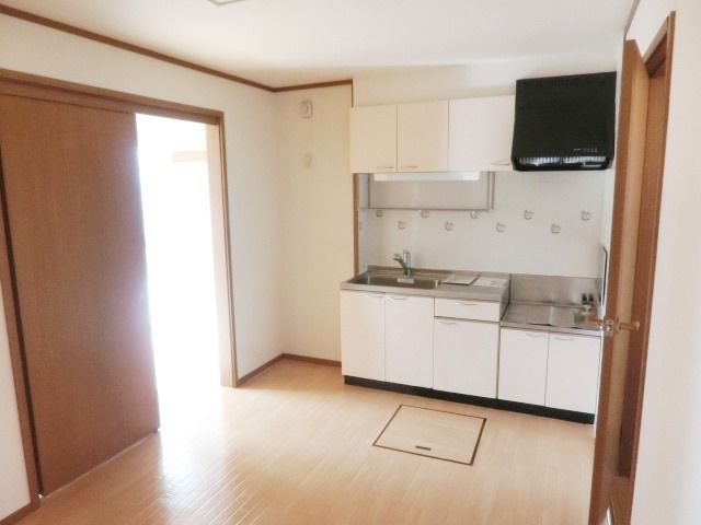 居室・リビング　綺麗にリフォームされている物件です。