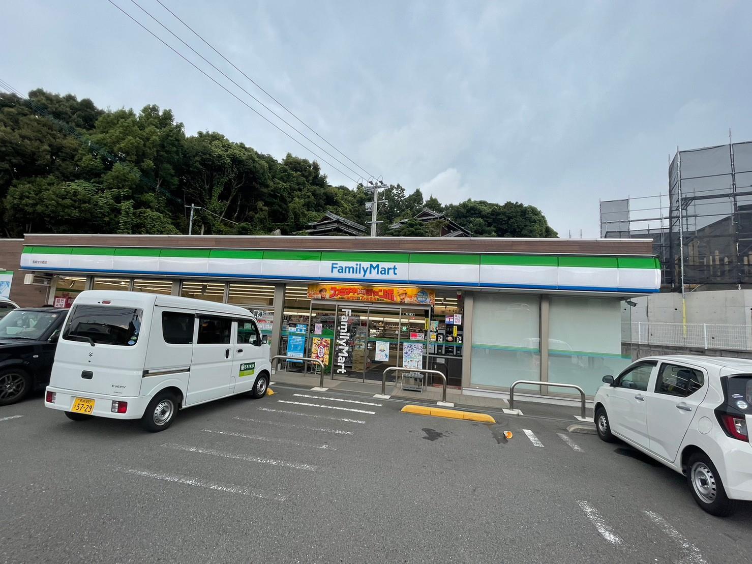 コンビニ　ファミリーマート長崎女の都店（コンビニ）まで443m