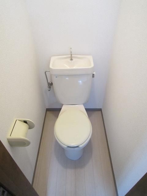 トイレ　バストイレ別