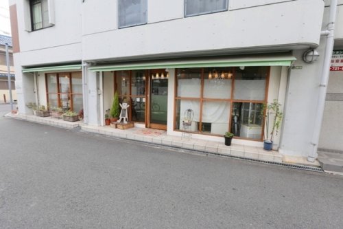 飲食店　Cafe de Verdi Feunille（飲食店）まで297m