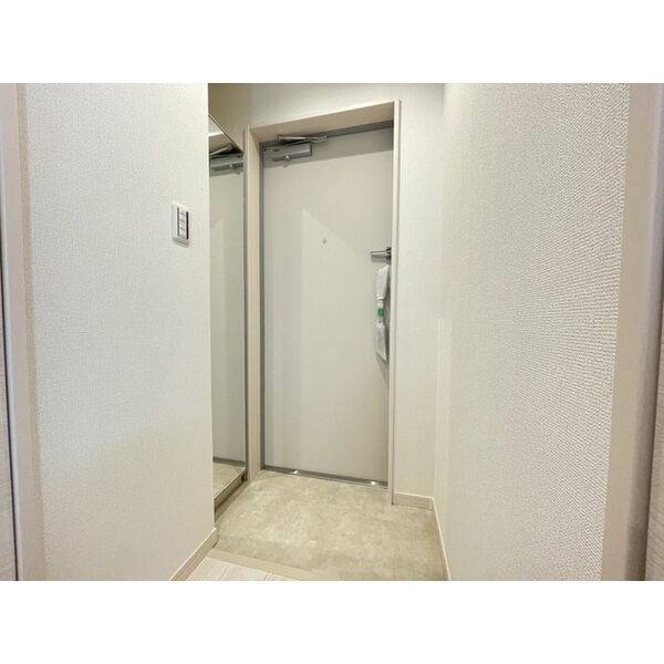 玄関　玄関ドア