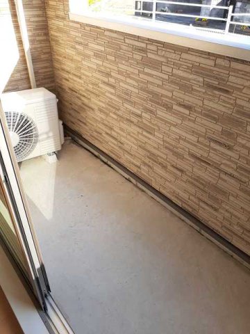 バルコニー　開放的で明るい空間を演出してくれるバルコニーです