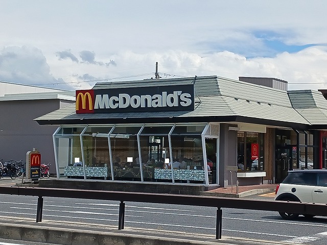 飲食店　マクドナルド（飲食店）まで93m