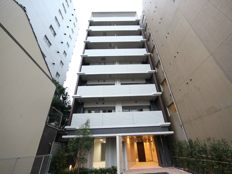 建物外観　外観　オートロック　防犯カメラ　敷地内駐車場付