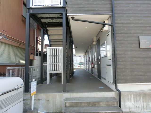 エントランス　お部屋へはこちらからどうぞ