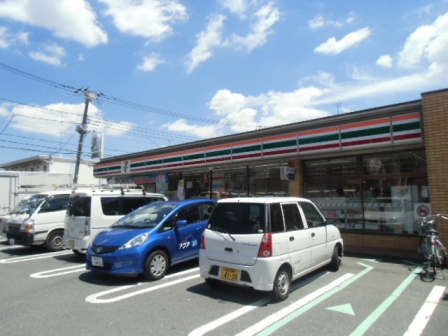 コンビニ　セブンイレブン 横浜日吉1丁目店（コンビニ）まで438m