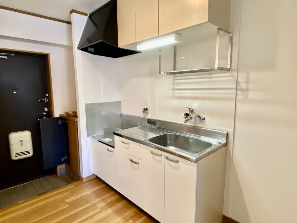 キッチン　キッチン．玄関回りは広めです