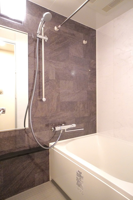 バス・シャワールーム　※写真は同タイプ住戸です。