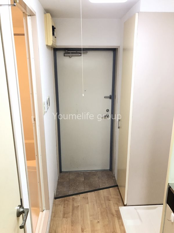 玄関　※別部屋参考写真