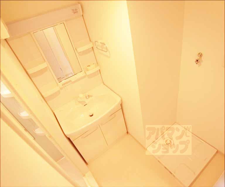 洗面設備　脱衣場、シャンプードレッサー。