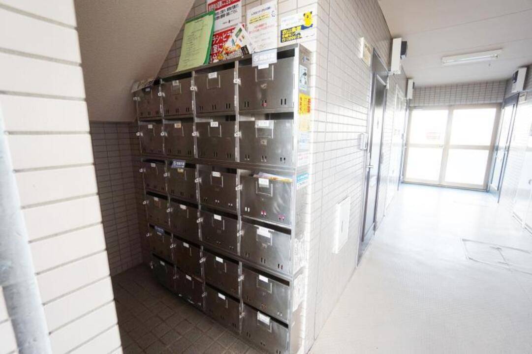 エントランス　ポスト