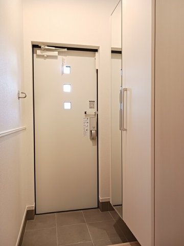玄関　明るい玄関です