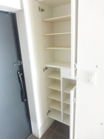 収納　シューズボックス