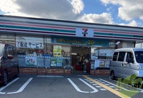 コンビニ　セブンイレブン尼崎塚口本町3丁目店（コンビニ）まで757m