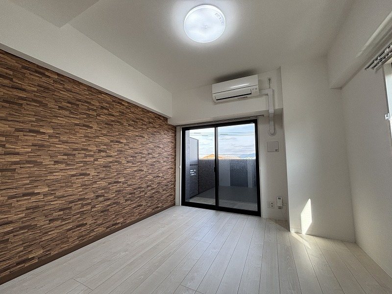 居室・リビング　反転タイプ※掲載情報と物件の現況が異なる場合、現況を優先する