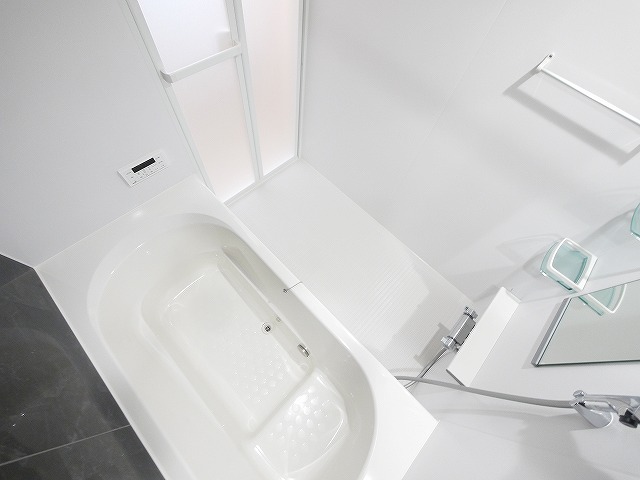 バス・シャワールーム　お風呂で日々の疲れを落としましょう